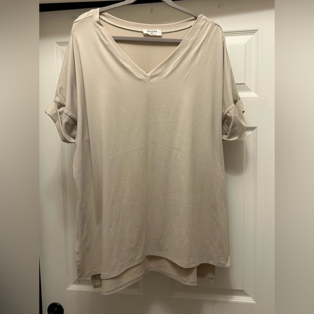 Zenana Outfitters Light Beige V-Neck Tee